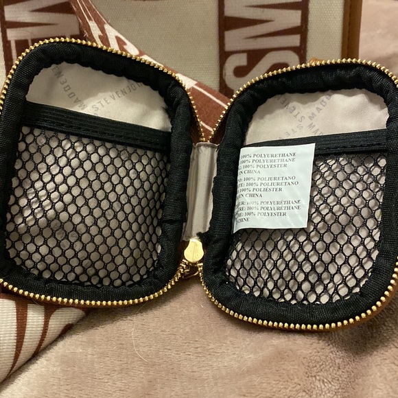 Steve Madden Logo crossbody bag - Picture 2 of 5